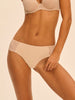 Eingebuchtete Shorty - Rosige Haut