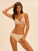Eingebuchtete Shorty - Rosige Haut