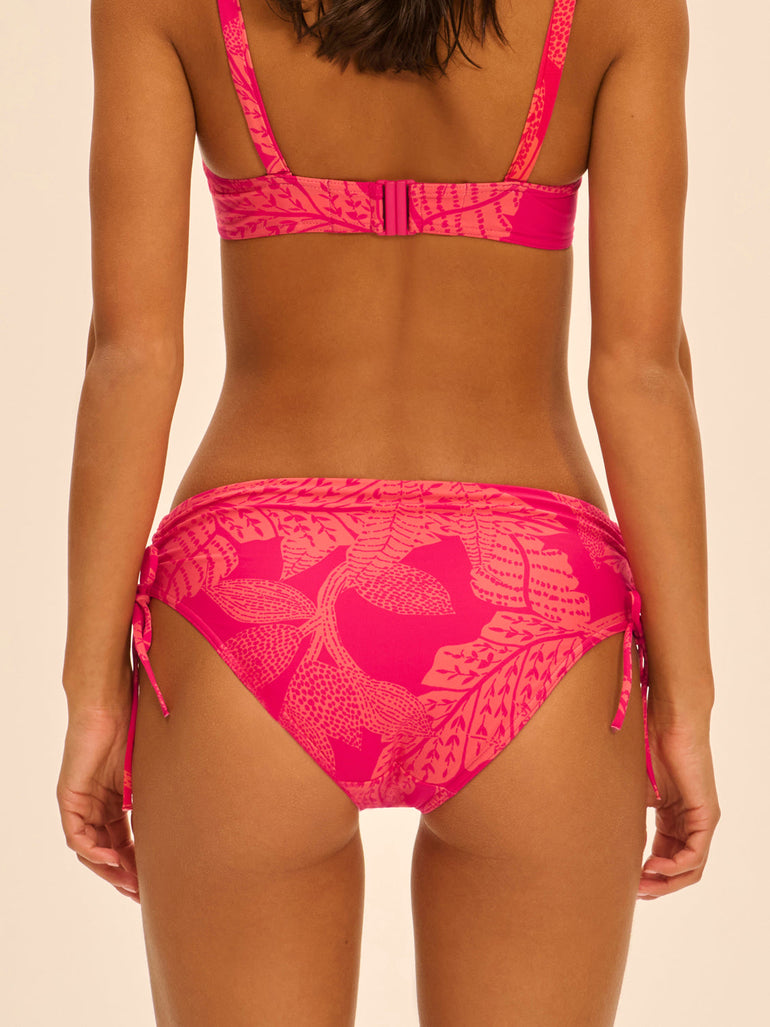 Bikini-Slip mit hohem Bund. - Leuchtend-Rosa-Print