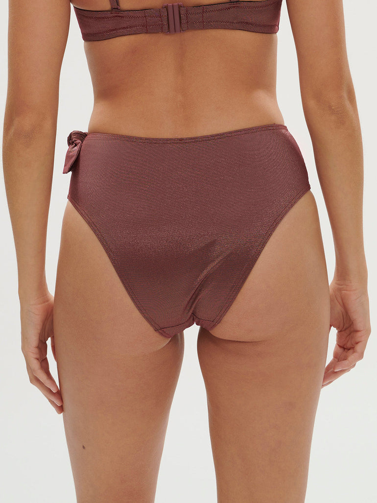 Bikini-Slip mit hohem Bund. - Lurex-Dunkellila