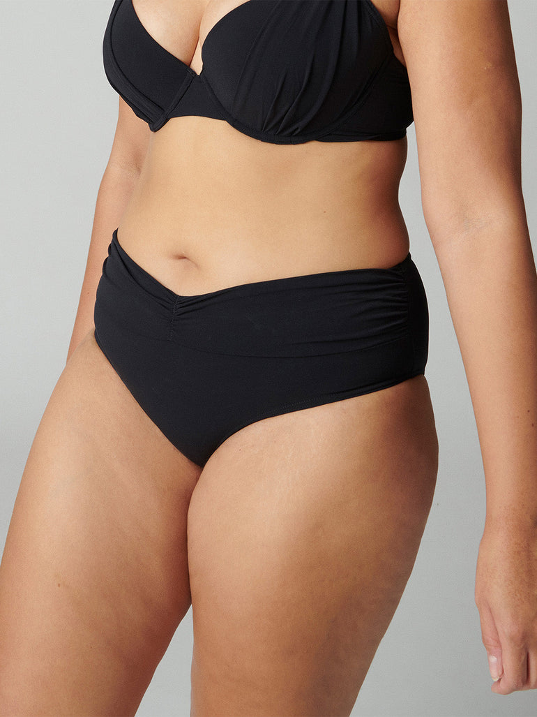 Bikini-Slip mit hohem Bund. - Schwarz