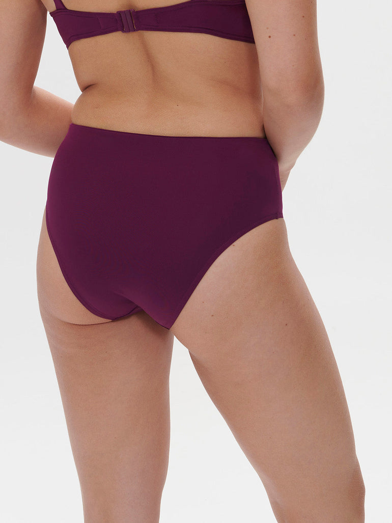 Bikini-Slip mit hohem Bund. - Brombeere