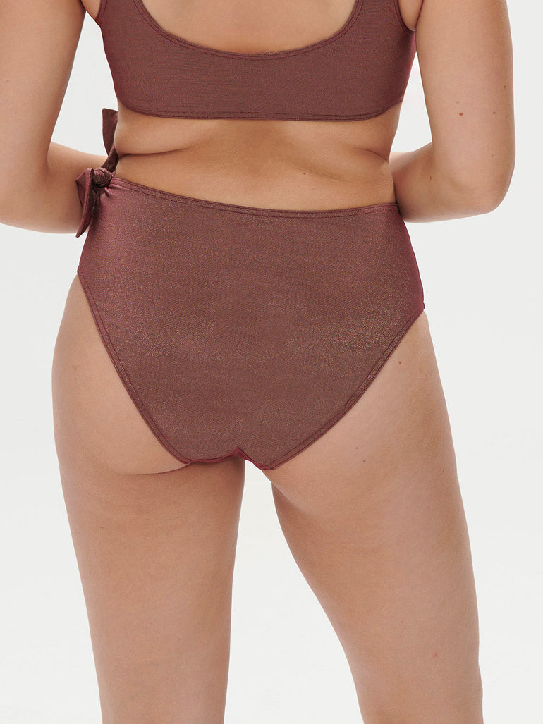 Bikini-Slip mit hohem Bund. - Lurex-Dunkellila